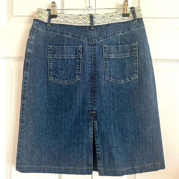 Kenzie woman’s jeans skirt with lace trim size 4 - Picture 3 of 4